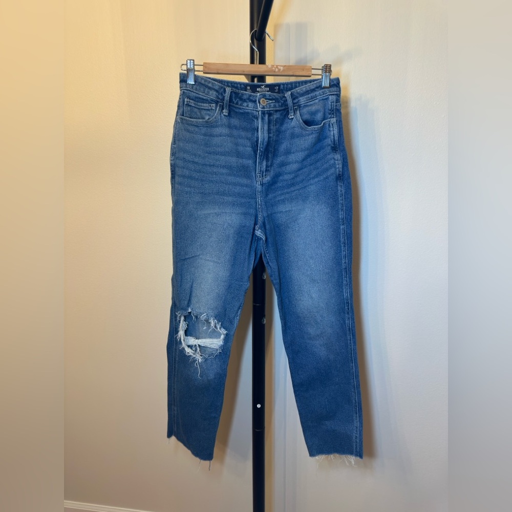 Hollister Curvy High Rise Mom Jeans Women's Size 7R W28 L27 Distressed